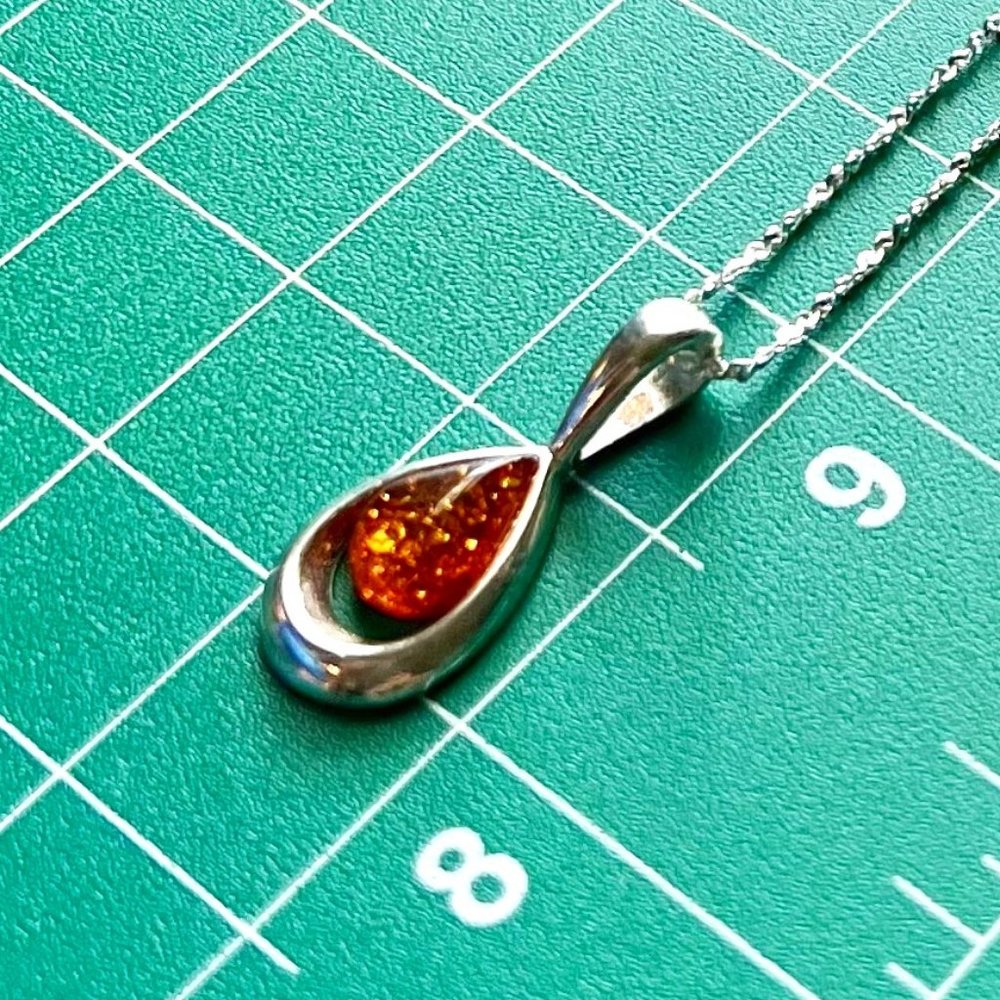 New Gemstone/925 Sterling Silver Cut Out Pear Amber Pendant Necklace Gift Box